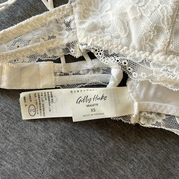 Hollister Bralette - Picture 2 of 2